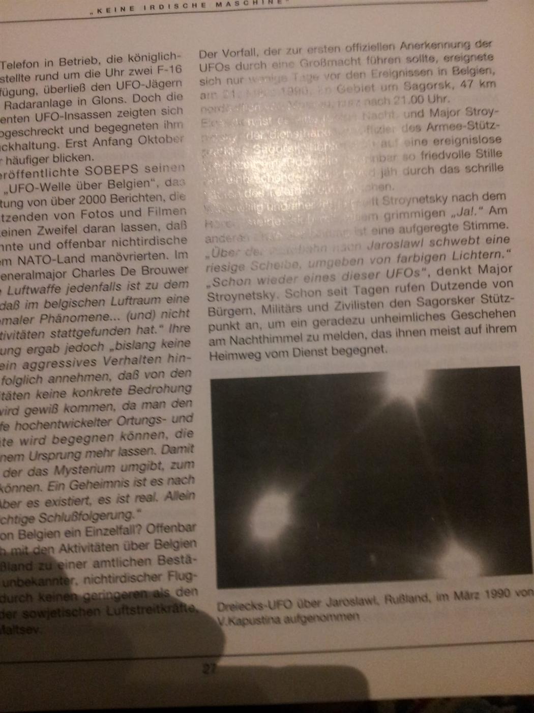 Buchseite: Dreiecks-UFO über Jaroslawl, Russland, März 1990